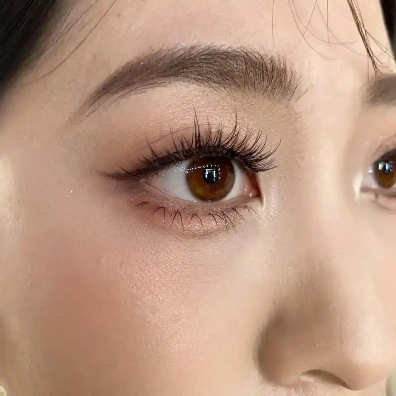 年轻人为何开始给眼睛拍艺术照了
