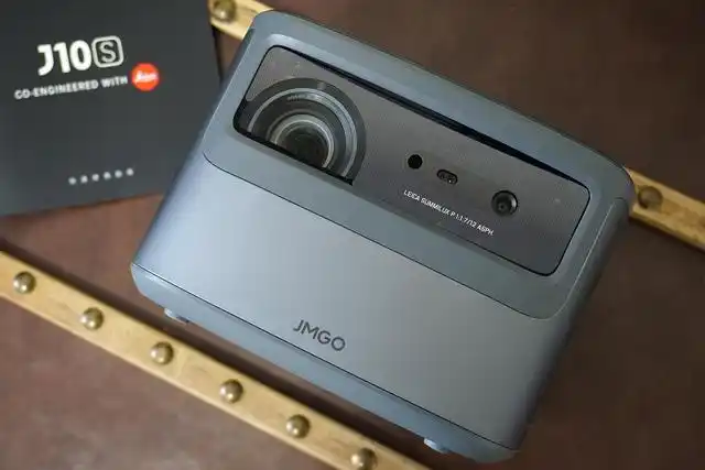坚果j10s与v20的差异在哪