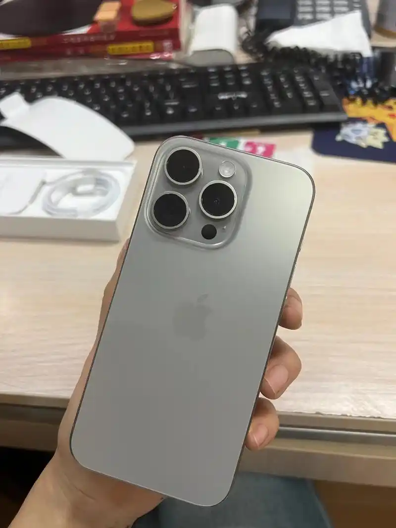 iPhone 15 Pro为何如此轻薄