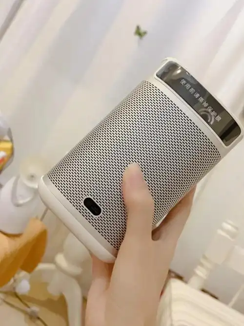 极米newplay特别版配备的是什么镜头