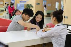年轻人不用户口本会原地结婚吗