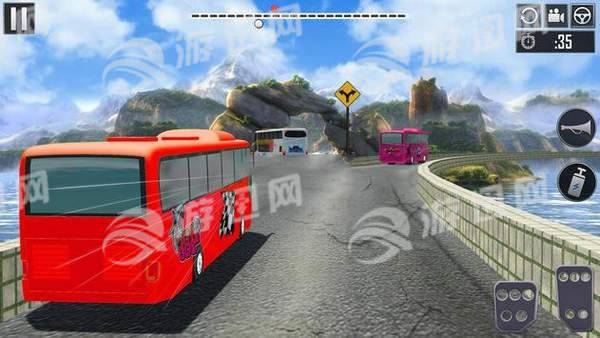 上坡公共汽车行驶3